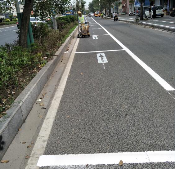 道路劃線現場圖-- 惠州市強路交通工程有限公司