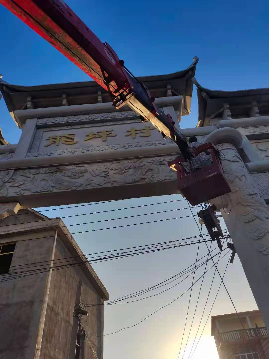 涿州市吊車出租明碼標價，日租月租包年均可-- 涿州市超強吊車租賃部