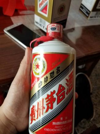 宜賓本地實(shí)體店茅臺(tái)酒回收-- 宜賓瑞祥名酒商行