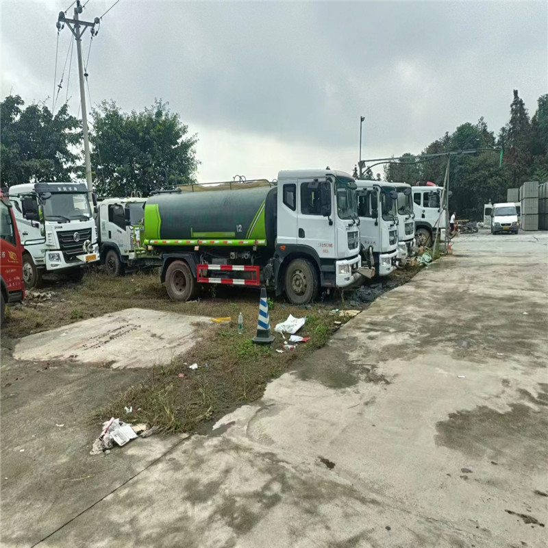 重慶灑水車的使用規(guī)范，讓道路更加清新-- 重慶誠信灑水車出租公司