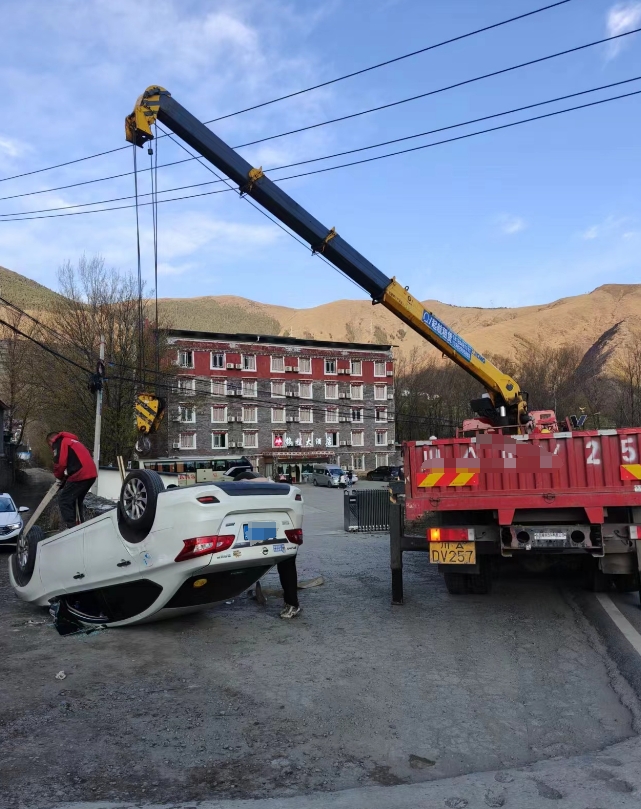 關(guān)于甘孜新都橋吊車出租，你了解多少？-- 甘孜州新都橋起航機(jī)械租賃公司