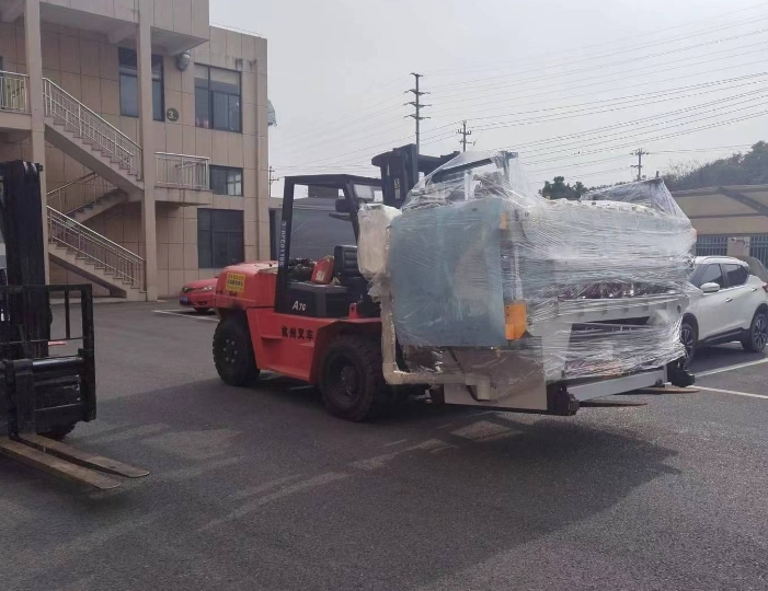 叉車出租能為物流運(yùn)輸工作帶來多大便利？-- 平湖市鴻騰起重搬運(yùn)有限公司