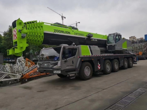 上饒吊車具有哪些性能特點-- 上饒誠信吊車出租中心