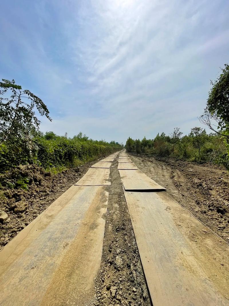 南昌路基箱出租，讓您的道路建設(shè)更輕松！-- 南昌市龍宇鋼板出租公司