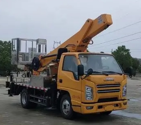 高空作業(yè)車和吊車的本質(zhì)區(qū)別是什么你知道嗎？-- 邵武市豐火機械設(shè)備租賃部