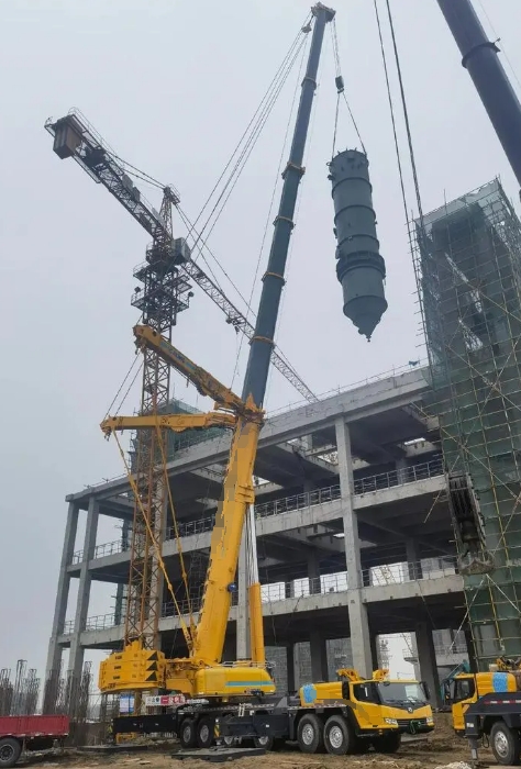 吊車吊裝古建筑瓦片怎樣保證瓦片的完整性和排列？-- 黃驊市宏海吊裝吊車出租服務(wù)中心