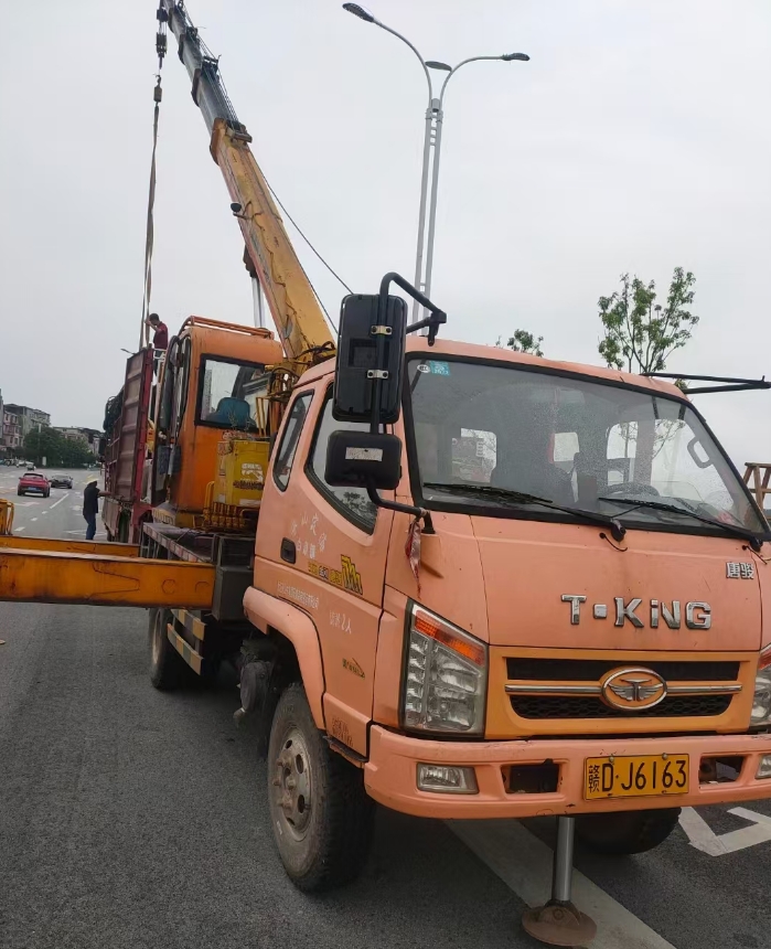 吊車出租公司信譽(yù)好嗎，吊車租賃如何避免糾紛？-- 永豐縣鑫路達(dá)吊拖公司