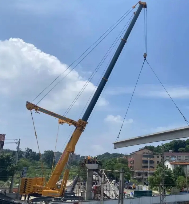 吊車(chē)除了可以進(jìn)行設(shè)備吊裝以外還有哪些作用？-- 六安市巨力起重吊裝有限公司