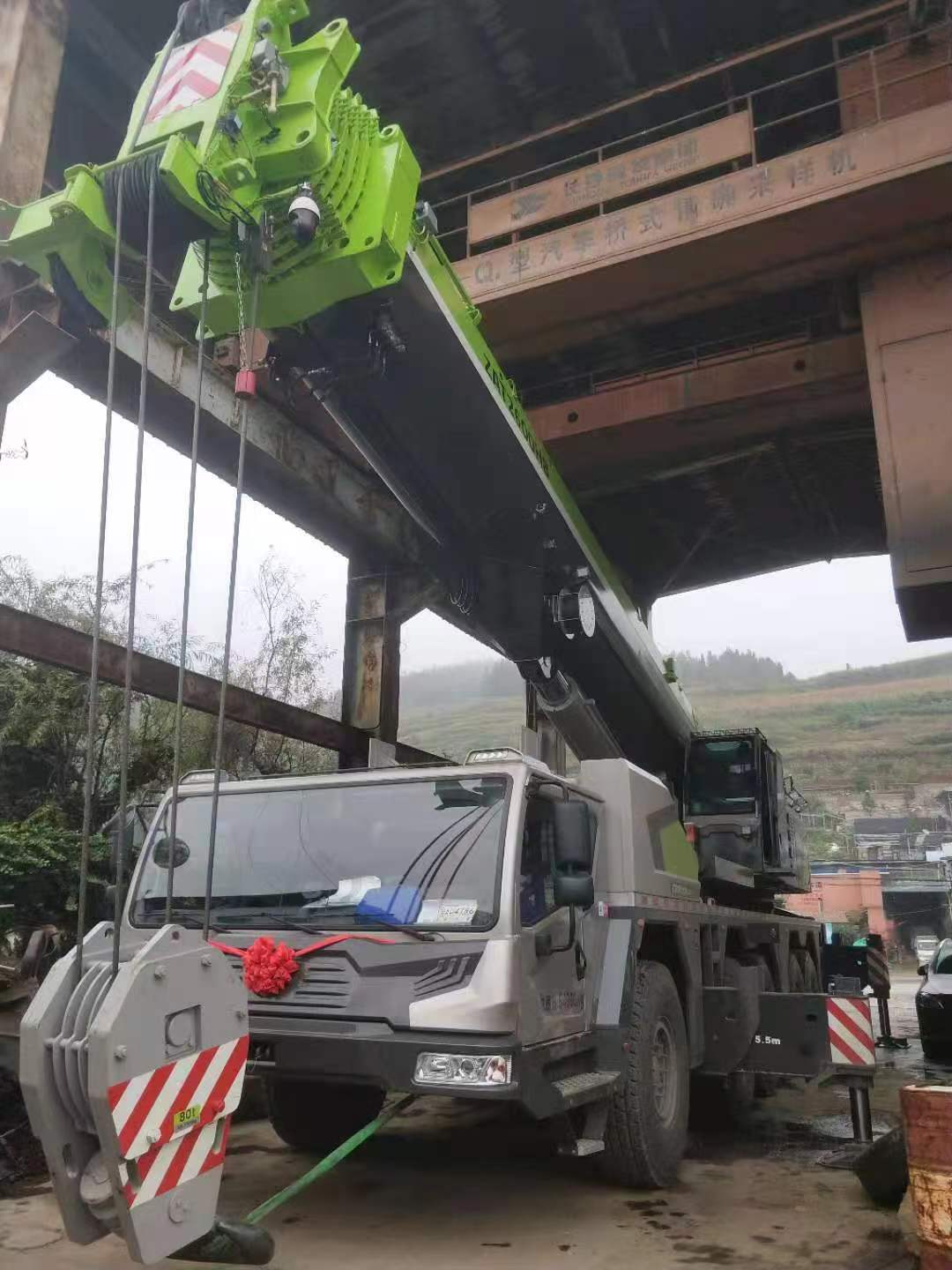 紅河吊車出租-- 紅河州蒙自個舊市自其設備吊裝有限公司