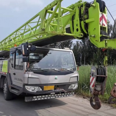 在簽訂吊車出租合同之前，能詳細了解