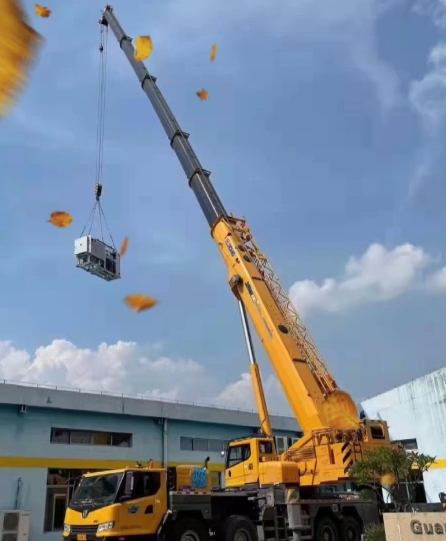 大型建筑施工時(shí)，履帶式吊車和汽車式吊車哪種更合適？-- 安平縣宋氏建筑工程機(jī)械租賃有限公司